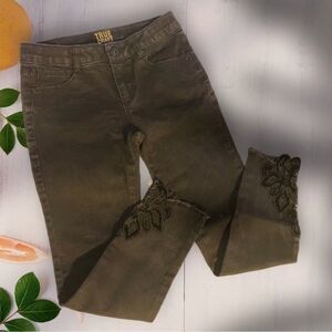True Craft Black Denim Jean Embroidered Flower Ankle Capri Skinny Jeans - Sz 12
